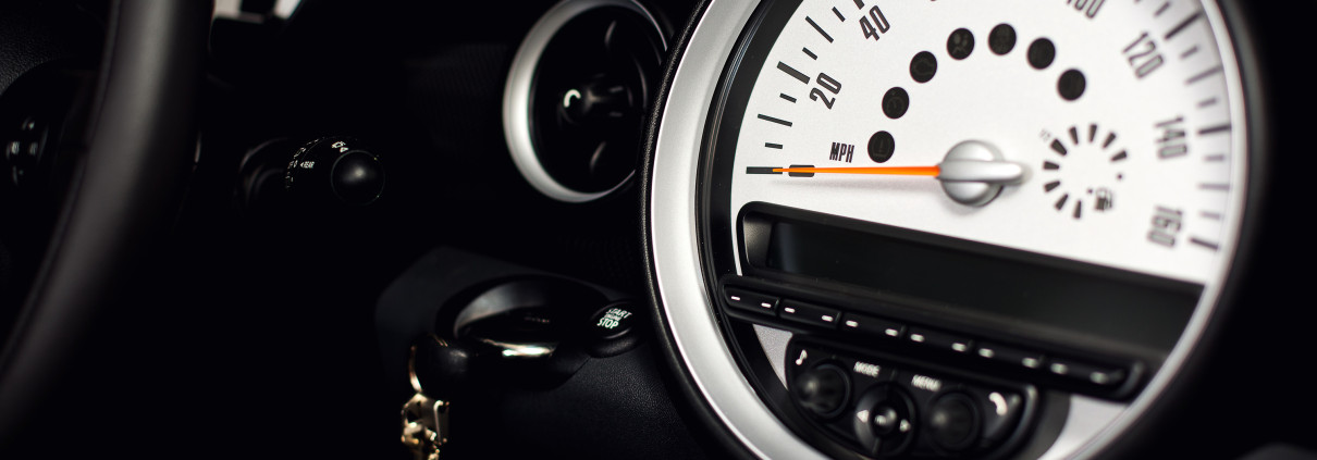 sportscar-speedometer